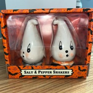 Johanna Parker salt and pepper ghost shakers